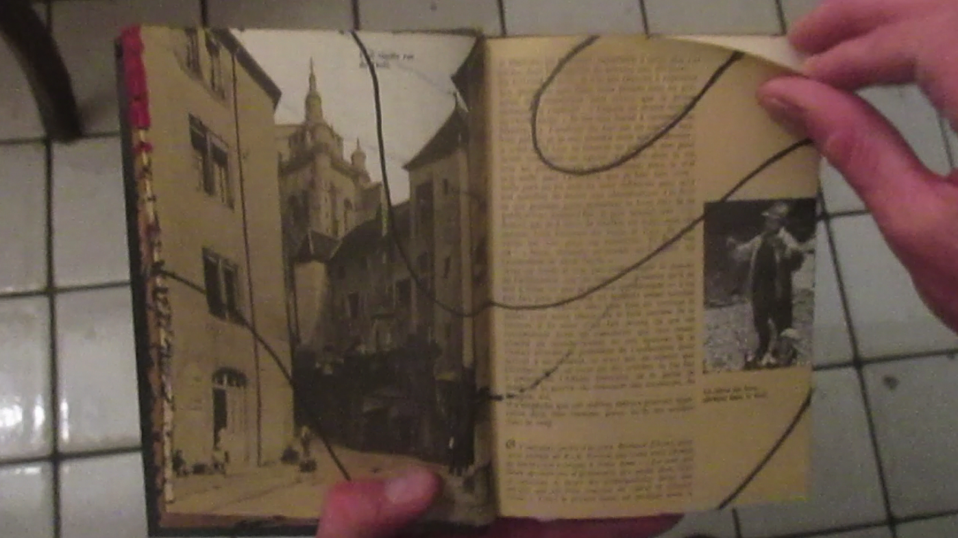 le tambour du bief / Ink on Book Video 533